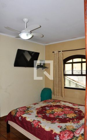 Casa à venda com 347m², 3 quartos e 2 vagasDetalhe - Quarto 01 com Suíte