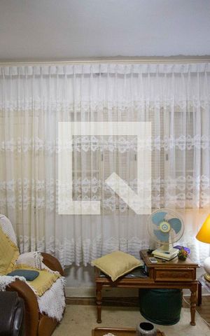 Casa à venda com 430m², 3 quartos e 3 vagasSala de TV