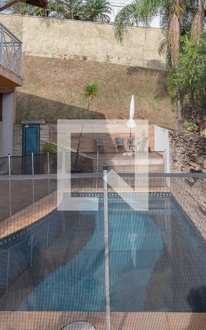 Casa à venda com 300m², 4 quartos e 4 vagasPiscina