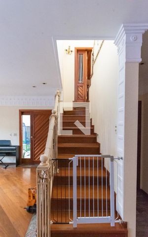 Casa à venda com 300m², 4 quartos e 4 vagasSala