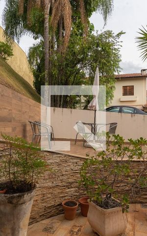 Casa à venda com 300m², 4 quartos e 4 vagasPiscina