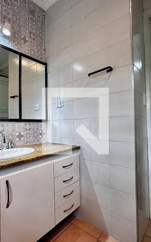 Casa à venda com 254m², 5 quartos e 2 vagas Casa à venda com 254m², 5 quartos e 2 vagasBanheiro Social