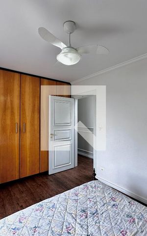 Casa à venda com 254m², 5 quartos e 2 vagas Casa à venda com 254m², 5 quartos e 2 vagasQuarto 3