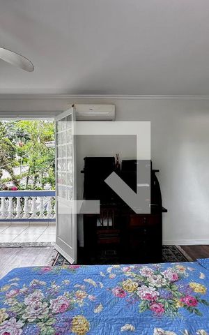 Casa à venda com 254m², 5 quartos e 2 vagas Casa à venda com 254m², 5 quartos e 2 vagasSuíte 1