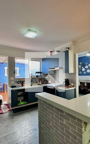 Casa à venda com 254m², 5 quartos e 2 vagas Casa à venda com 254m², 5 quartos e 2 vagasCozinha
