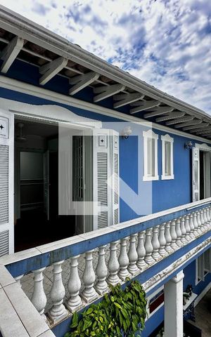 Casa à venda com 254m², 5 quartos e 2 vagas Casa à venda com 254m², 5 quartos e 2 vagasVaranda Suítes