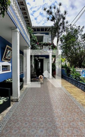 Casa à venda com 254m², 5 quartos e 2 vagas Casa à venda com 254m², 5 quartos e 2 vagasVaranda