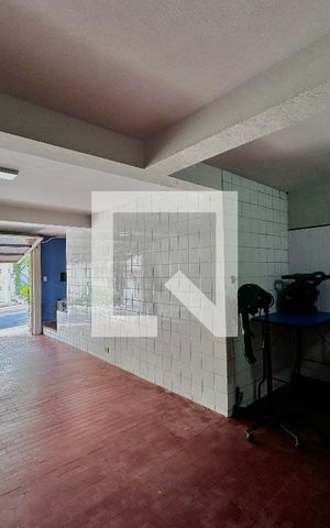 Casa à venda com 254m², 5 quartos e 2 vagas Casa à venda com 254m², 5 quartos e 2 vagasGaragem