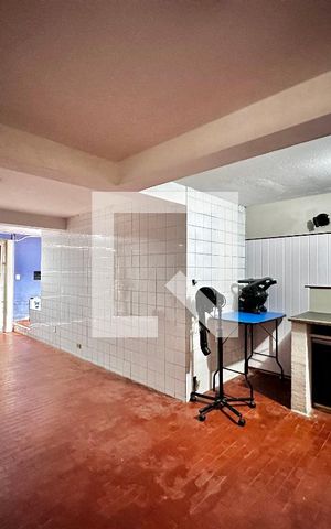 Casa à venda com 254m², 5 quartos e 2 vagas Casa à venda com 254m², 5 quartos e 2 vagasGaragem