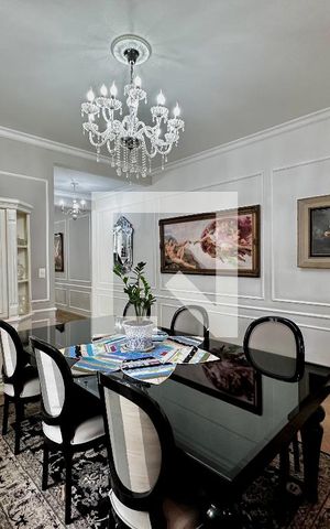 Casa à venda com 254m², 5 quartos e 2 vagas Casa à venda com 254m², 5 quartos e 2 vagasSala