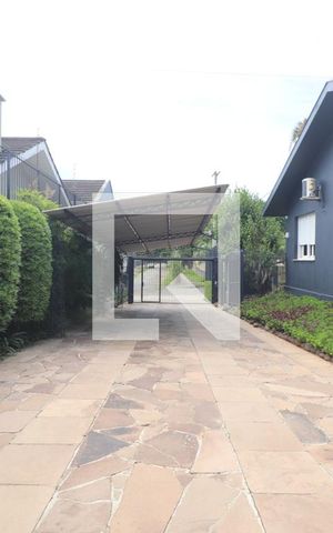 Casa à venda com 350m², 3 quartos e 5 vagas Casa à venda com 350m², 3 quartos e 5 vagasÁrea Externa