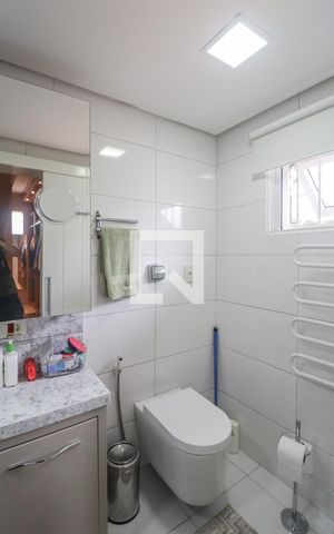 Casa à venda com 350m², 3 quartos e 5 vagas Casa à venda com 350m², 3 quartos e 5 vagasBanheiro