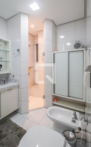 Casa à venda com 350m², 3 quartos e 5 vagas Casa à venda com 350m², 3 quartos e 5 vagasBanheiro do Quarto 2