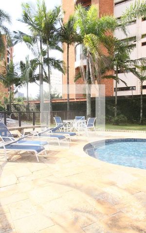 Apartamento à venda com 198m², 4 quartos e 3 vagasÁrea comum - Piscina