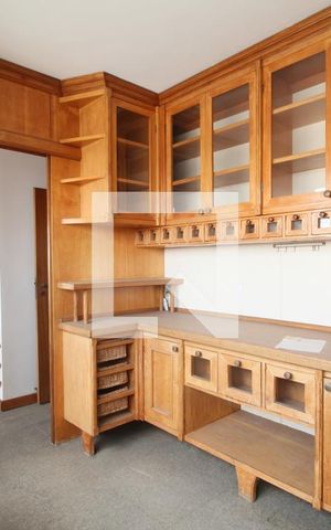 Apartamento à venda com 198m², 4 quartos e 3 vagasCozinha - Armários