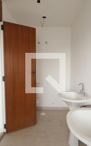Apartamento à venda com 198m², 4 quartos e 3 vagasBanheiro suíte 1