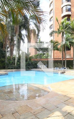 Apartamento à venda com 198m², 4 quartos e 3 vagasÁrea comum - Piscina