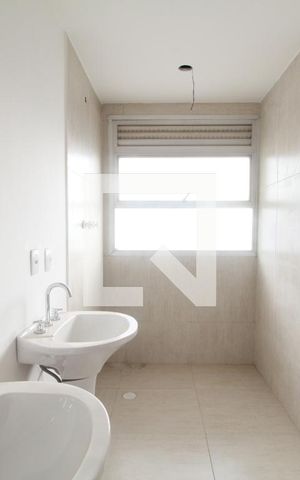 Apartamento à venda com 198m², 4 quartos e 3 vagasBanheiro suíte 1