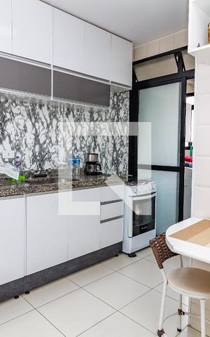 Apartamento à venda com 60m², 2 quartos e 2 vagas Apartamento à venda com 60m², 2 quartos e 2 vagasCozinha