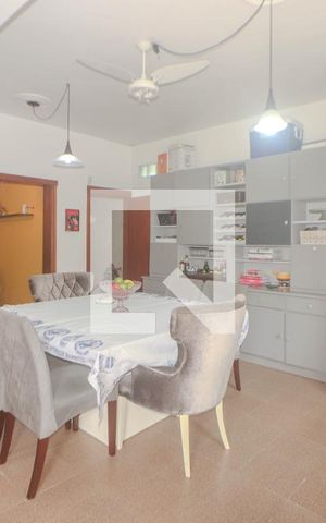 Casa à venda com 1089m², 5 quartos e 3 vagas Casa à venda com 1089m², 5 quartos e 3 vagasCopa