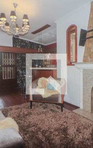 Casa à venda com 1089m², 5 quartos e 3 vagas Casa à venda com 1089m², 5 quartos e 3 vagasSala