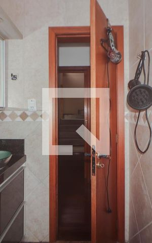 Casa à venda com 1089m², 5 quartos e 3 vagas Casa à venda com 1089m², 5 quartos e 3 vagasBanheiro Social