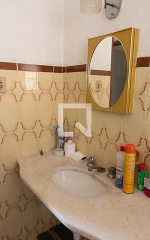 Casa à venda com 197m², 2 quartos e 1 vaga Casa à venda com 197m², 2 quartos e 1 vagaBANHEIRO