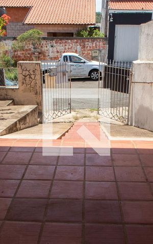 Casa à venda com 197m², 2 quartos e 1 vaga Casa à venda com 197m², 2 quartos e 1 vagaÁREA EXTERNA FRENTE
