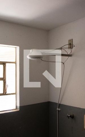 Casa à venda com 197m², 2 quartos e 1 vaga Casa à venda com 197m², 2 quartos e 1 vagaBANHEIRO DA EDICULA