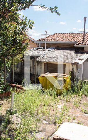 Casa à venda com 197m², 2 quartos e 1 vaga Casa à venda com 197m², 2 quartos e 1 vagaQUINTAL EDÍCULA