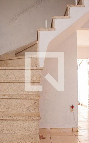 Casa à venda com 100m², 2 quartos e 1 vaga Casa à venda com 100m², 2 quartos e 1 vagaSala