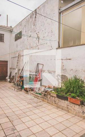 Casa à venda com 220m², 4 quartos e 4 vagas Casa à venda com 220m², 4 quartos e 4 vagasQuintal