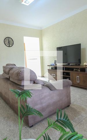 Casa à venda com 300m², 3 quartos e 2 vagasSala