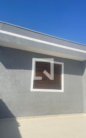 Casa à venda com 132m², 3 quartos e 2 vagas Casa à venda com 132m², 3 quartos e 2 vagasFachada