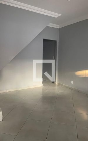 Casa à venda com 132m², 3 quartos e 2 vagas Casa à venda com 132m², 3 quartos e 2 vagasSala