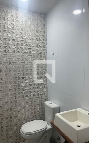 Casa à venda com 132m², 3 quartos e 2 vagas Casa à venda com 132m², 3 quartos e 2 vagasBanheiro