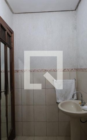 Casa à venda com 245m², 3 quartos e 4 vagasBanheiro de serviço