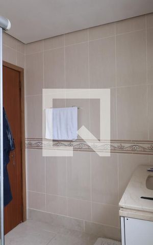 Casa à venda com 245m², 3 quartos e 4 vagasBanheiro da Suíte