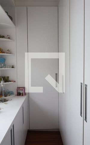 Casa à venda com 245m², 3 quartos e 4 vagasCloset
