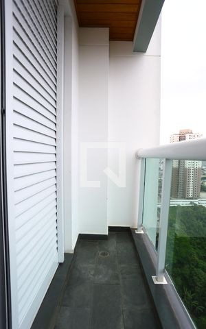 Apartamento à venda com 120m², 4 quartos e 3 vagas Apartamento à venda com 120m², 4 quartos e 3 vagasVaranda