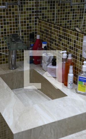 Apartamento à venda com 120m², 4 quartos e 3 vagas Apartamento à venda com 120m², 4 quartos e 3 vagasBanheiro da Suíte 1