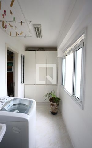 Apartamento à venda com 120m², 4 quartos e 3 vagas Apartamento à venda com 120m², 4 quartos e 3 vagasÁrea de Serviço