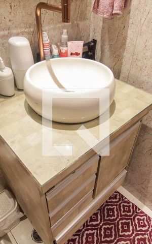 Apartamento à venda com 54m², 2 quartos e 1 vaga Apartamento à venda com 54m², 2 quartos e 1 vagaBanheiro