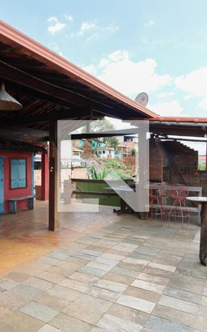 Casa à venda com 405m², 5 quartos e 4 vagas Casa à venda com 405m², 5 quartos e 4 vagasEspaço Gourmet