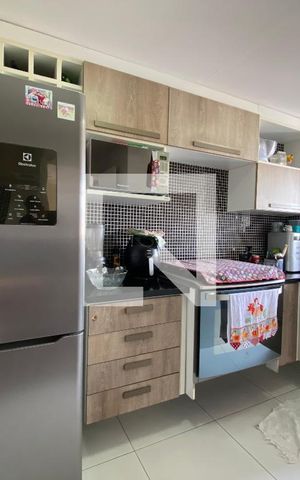 Apartamento à venda com 190m², 4 quartos e 2 vagas Apartamento à venda com 190m², 4 quartos e 2 vagasCozinha e Área de Serviço
