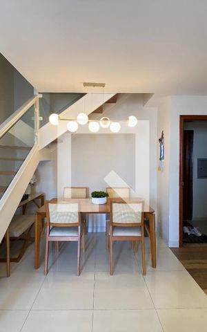 Apartamento à venda com 190m², 4 quartos e 2 vagas Apartamento à venda com 190m², 4 quartos e 2 vagasSala