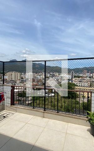 Apartamento à venda com 190m², 4 quartos e 2 vagas Apartamento à venda com 190m², 4 quartos e 2 vagasCobertura