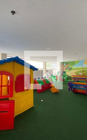 Apartamento à venda com 190m², 4 quartos e 2 vagas Apartamento à venda com 190m², 4 quartos e 2 vagasÁrea comum - Playground