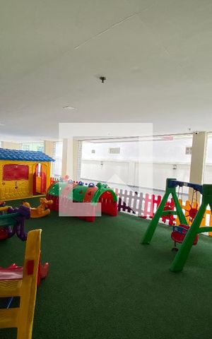 Apartamento à venda com 190m², 4 quartos e 2 vagas Apartamento à venda com 190m², 4 quartos e 2 vagasÁrea comum - Playground