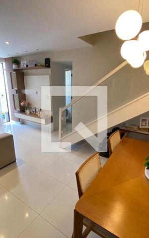 Apartamento à venda com 190m², 4 quartos e 2 vagas Apartamento à venda com 190m², 4 quartos e 2 vagasSala